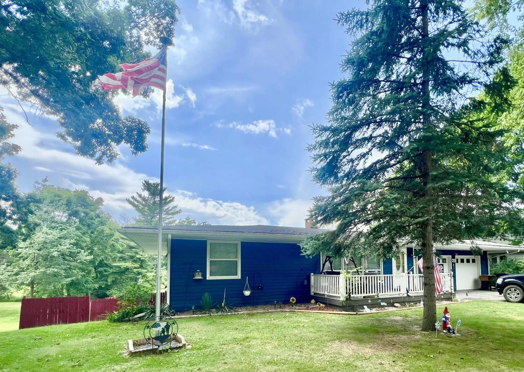 1806 Barr Street, Hillsdale