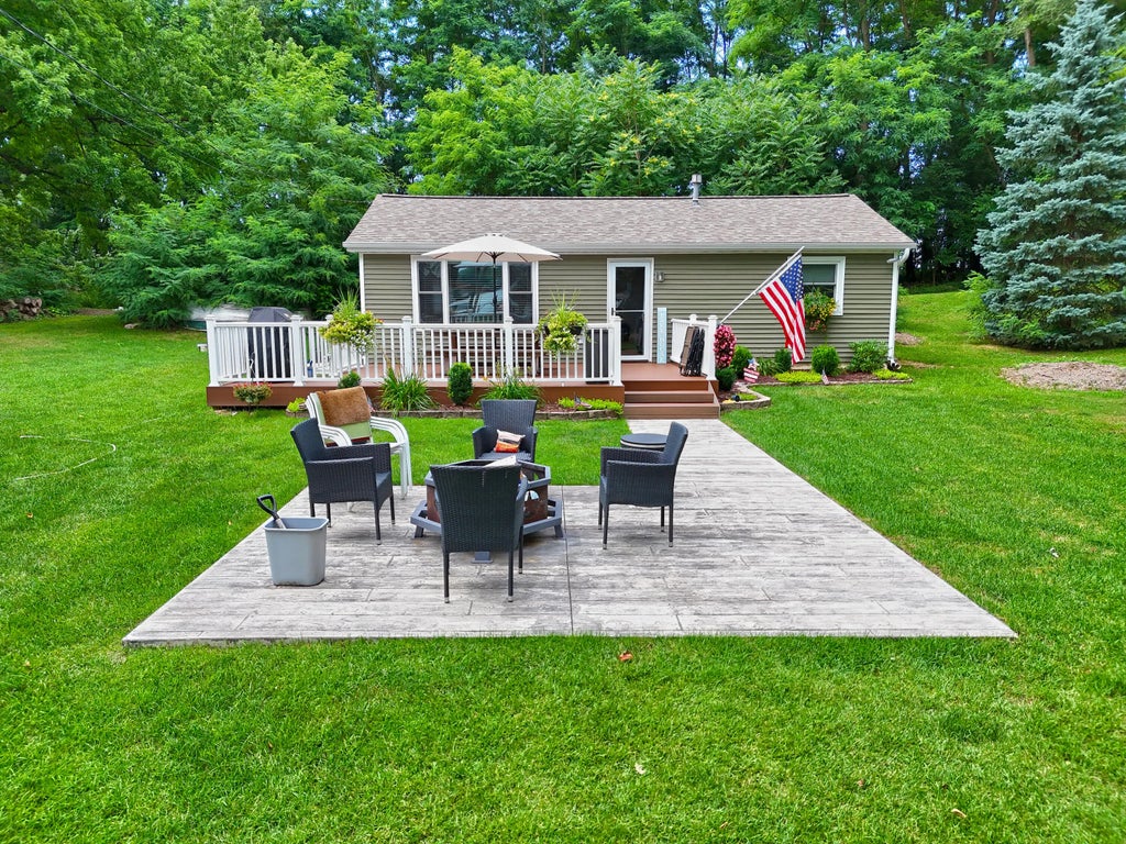 63166 Lakeshore Drive, Dowagiac