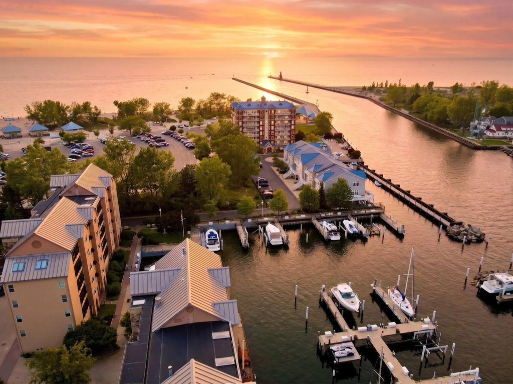 260 Water Street 5e, St. Joseph