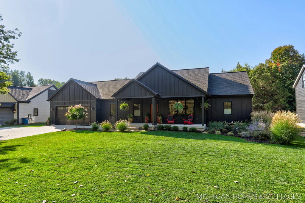 501 W Center Street, Douglas