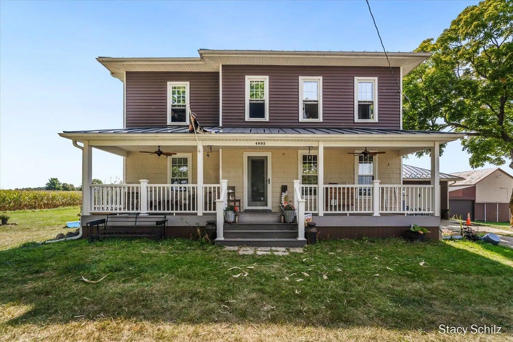 4602 E State Road, Hastings