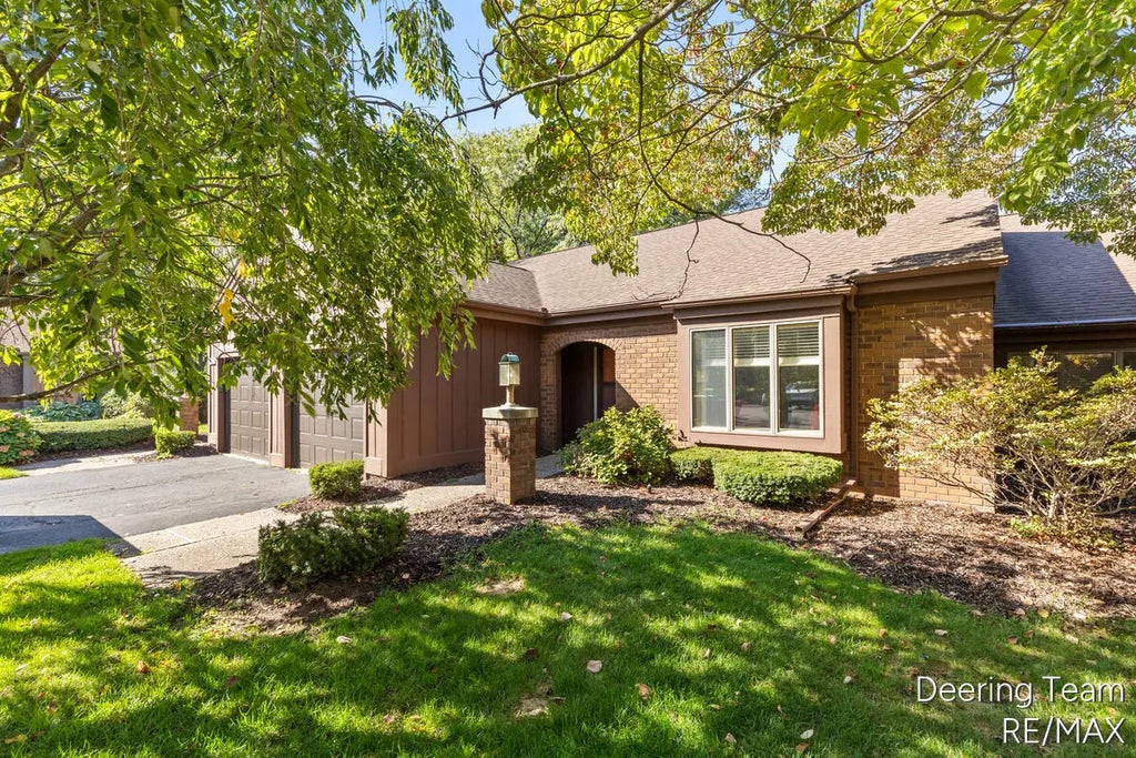 860 York Avenue, Holland