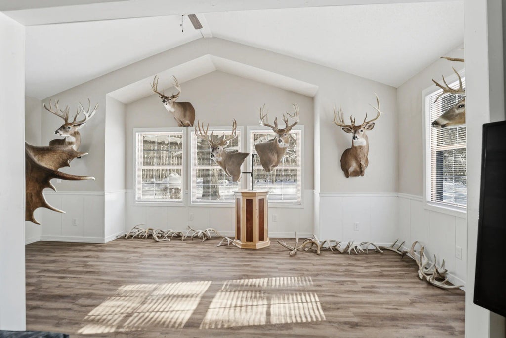 9283 Willow Road, Bitely