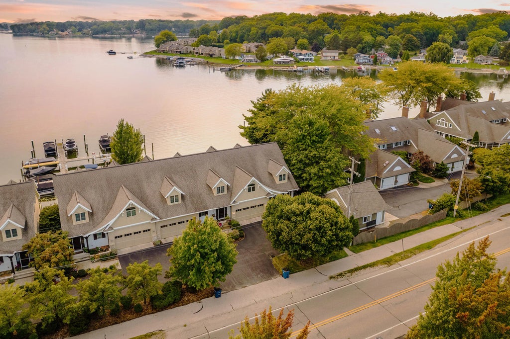 17533 N Fruitport Road 6, Spring Lake