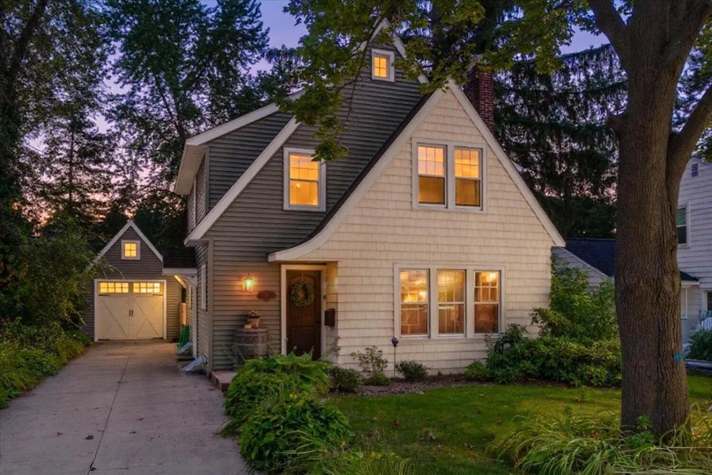 828 Lakeway Avenue, Kalamazoo