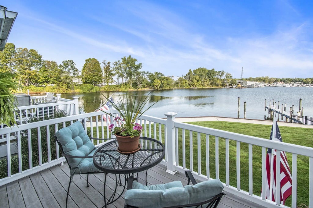 963 W Savidge Street, Spring Lake