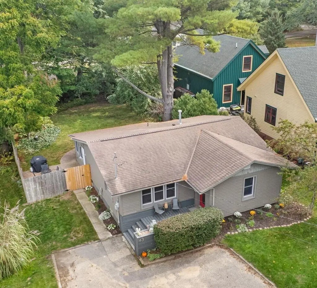 43 Ellis Street, Douglas