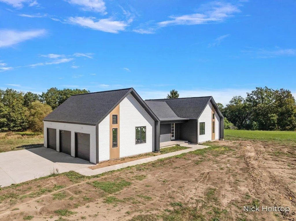 6121 Barry Street, Hudsonville