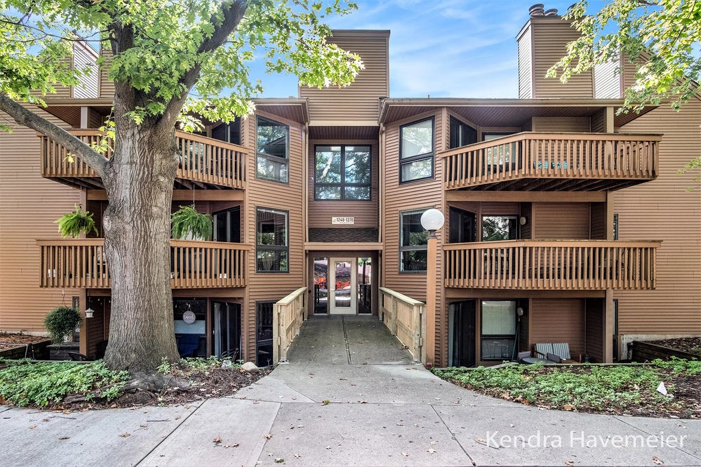 1270 Hillburn Avenue, Grand Rapids