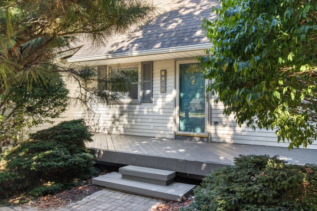 8919 Janis Street, Shelby Twp