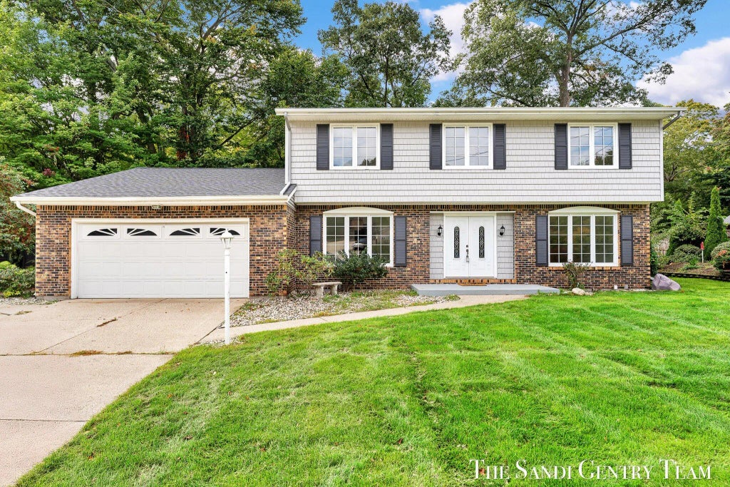 16230 Woodcrest Drive, Spring Lake