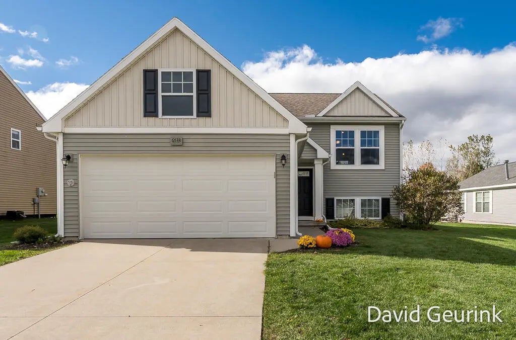 6533 Moss Lake Drive, Hudsonville
