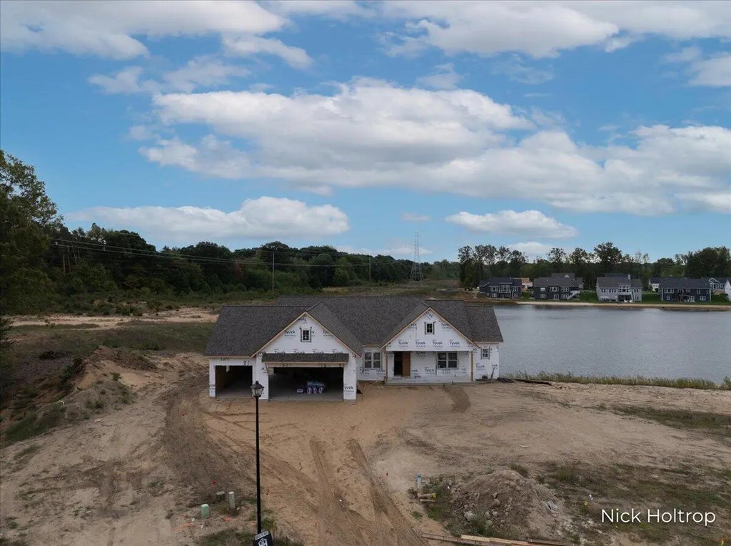 4672 Lexem Drive, Hudsonville