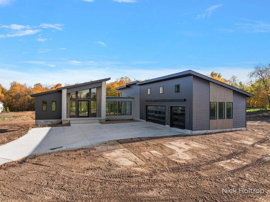 312 Ottogan Hills Court, Dorr