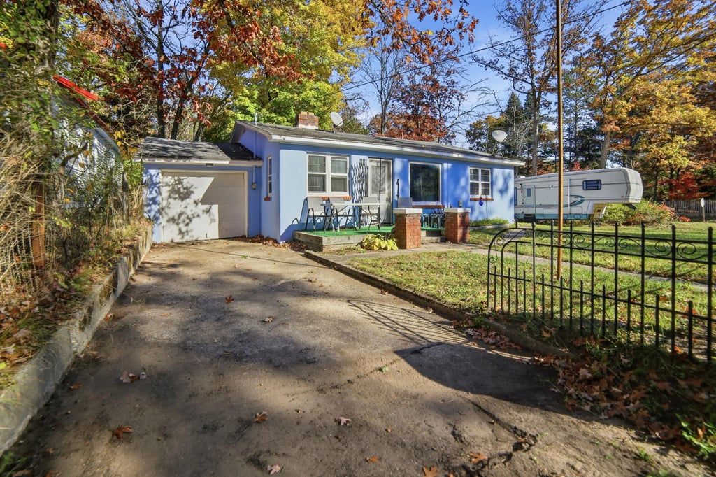 1238 E 1238 Martin Luther King Drive, Idlewild