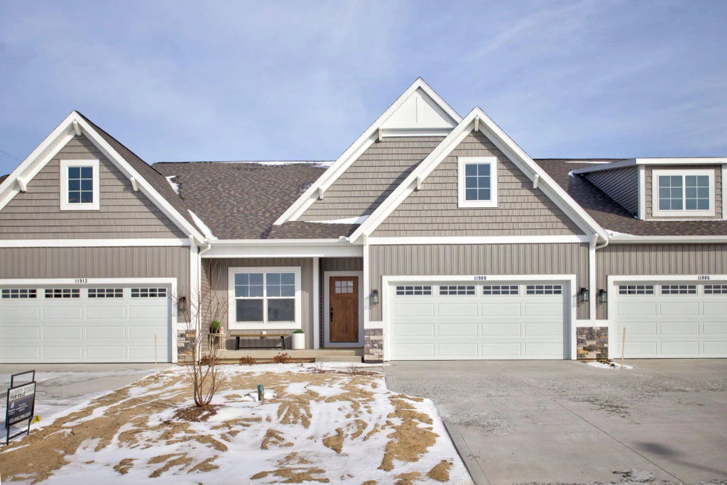 11909 Smithfield Drive, Holland