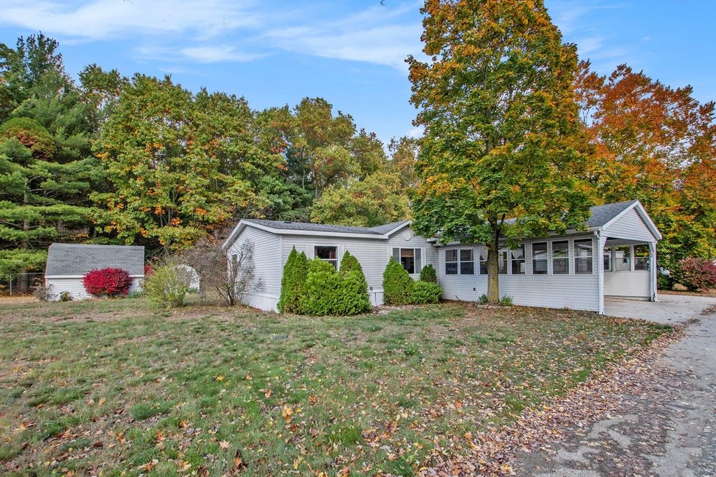 102 Apple Court, Muskegon