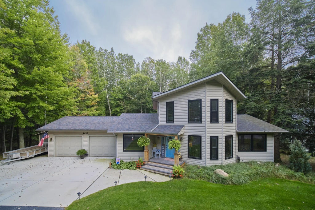 4455 W Fox Farm Road, Manistee