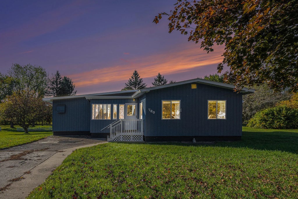 780 Bowes Road, Lowell