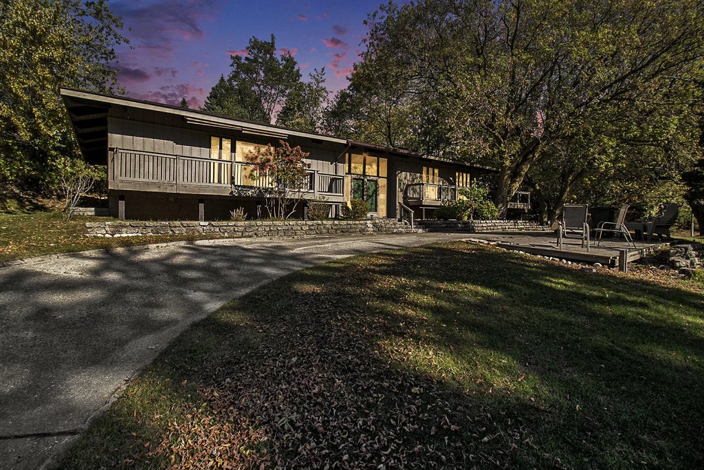 700 Mar-lawn Drive, Manistee