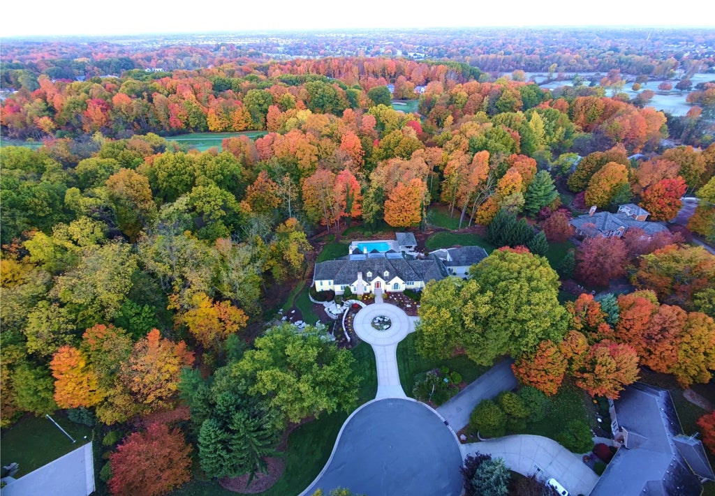 6029 Hillsborough Court, Grandville