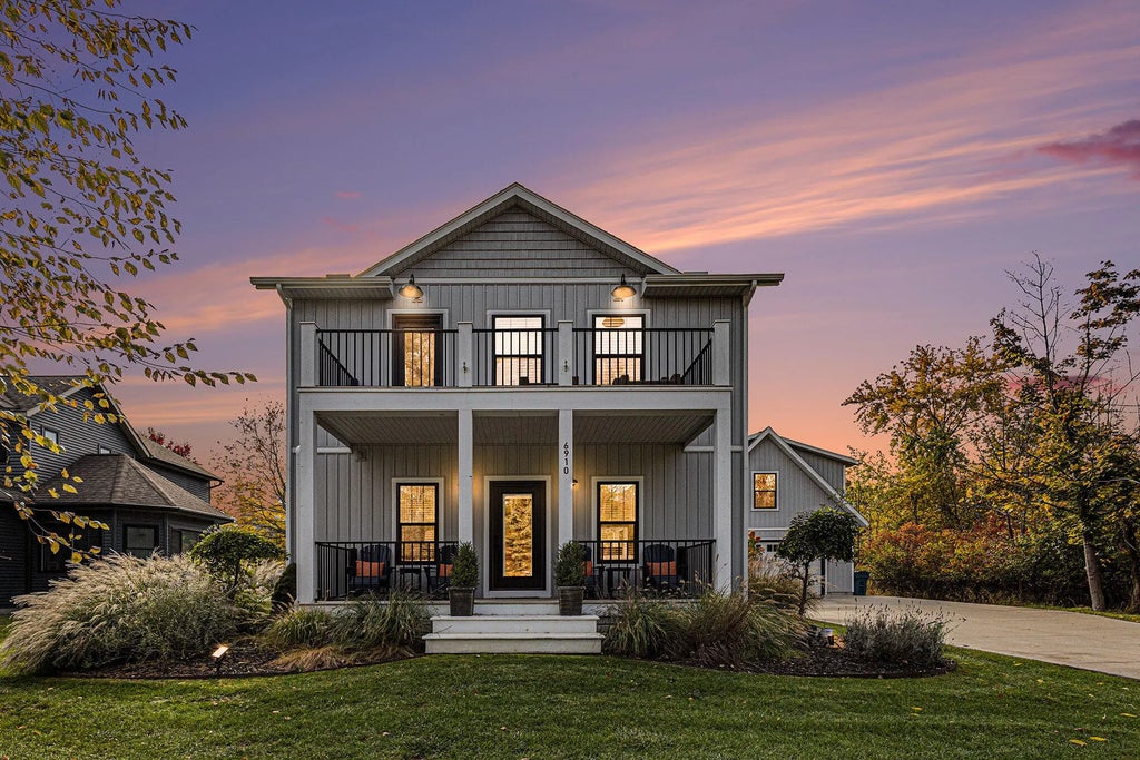 6910 3rd Street, Douglas