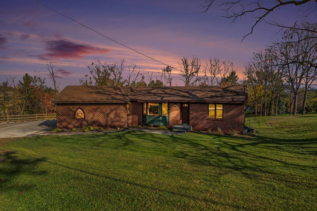 8482 Cottonwood Drive, Jenison