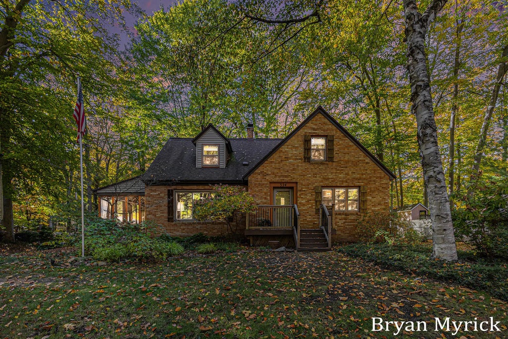 324 Marquette Avenue, Holland