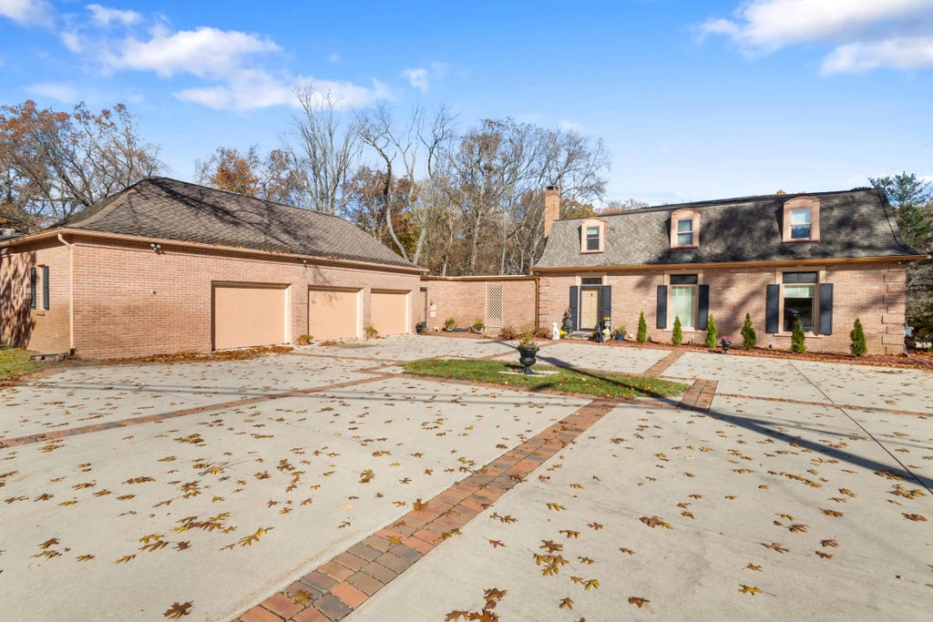 1818 Greenbriar Drive, Portage