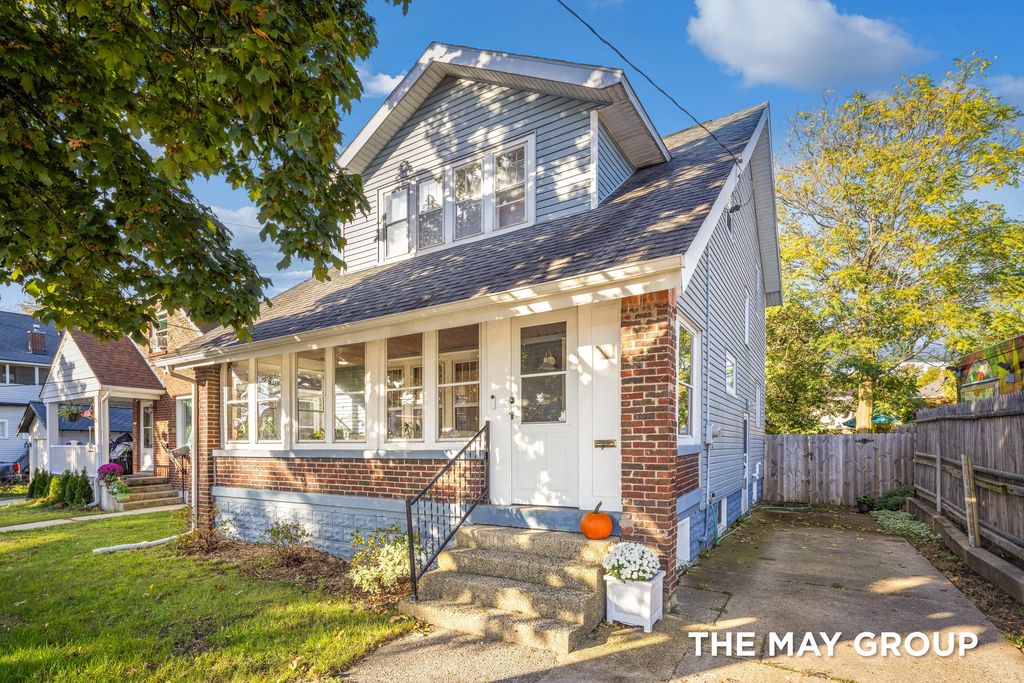 11 Garfield Avenue, Grand Rapids