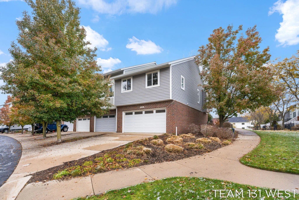 1391 Quarterline Cmns, Holland
