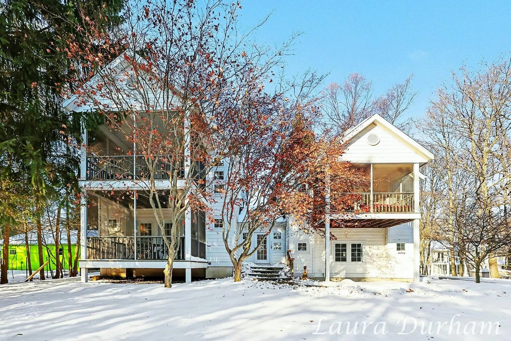 6925 2nd Street, Douglas