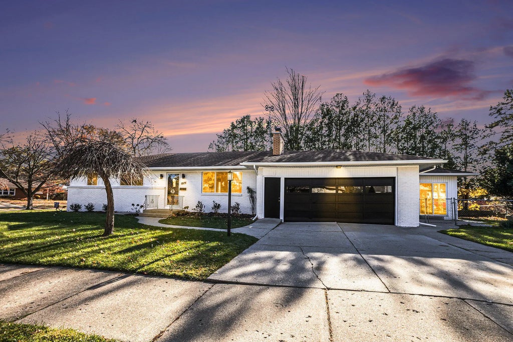 1524 Sweet, Grand Rapids