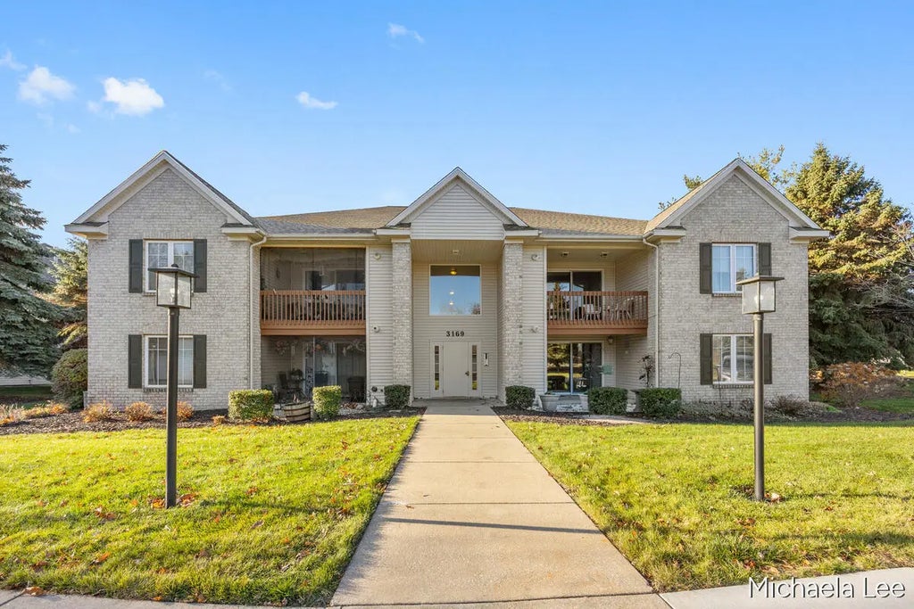 3169 E Crystal Waters Drive 8, Holland