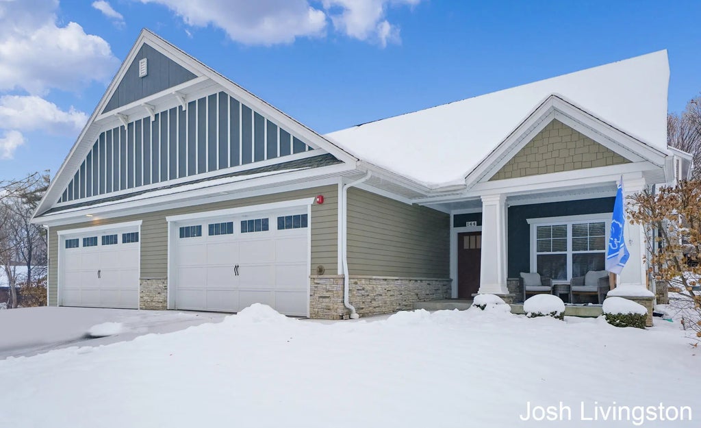 144 Tamarack Lane 1b, Rockford