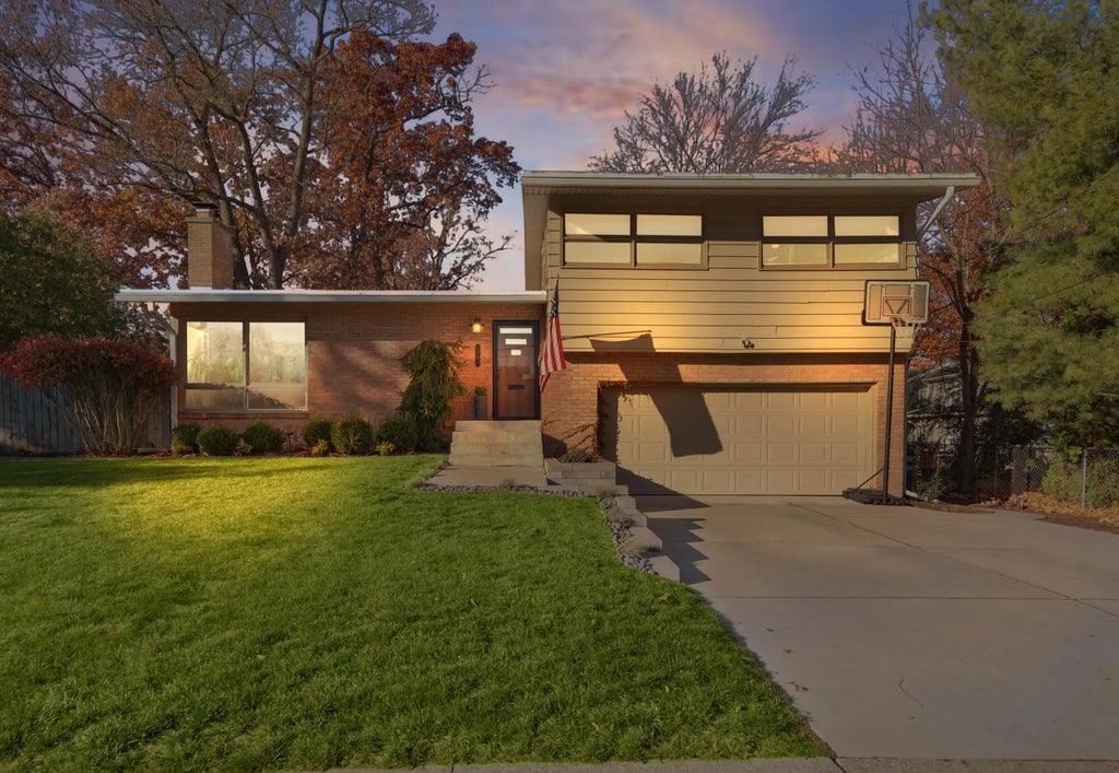 1353 Pinecrest Avenue, East Grand Rapids