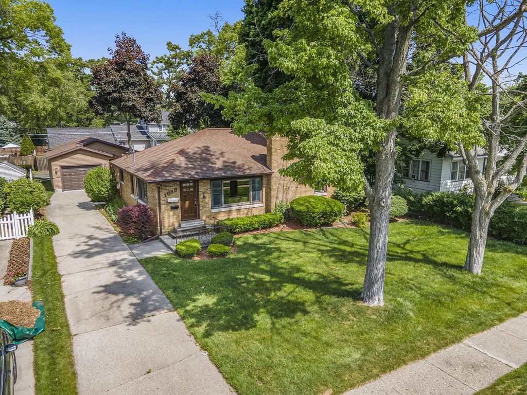 1018 Ruddiman Drive, Muskegon