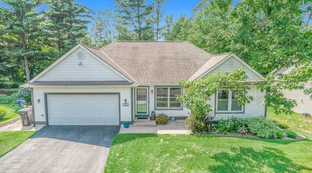 3315 142nd Avenue, Holland