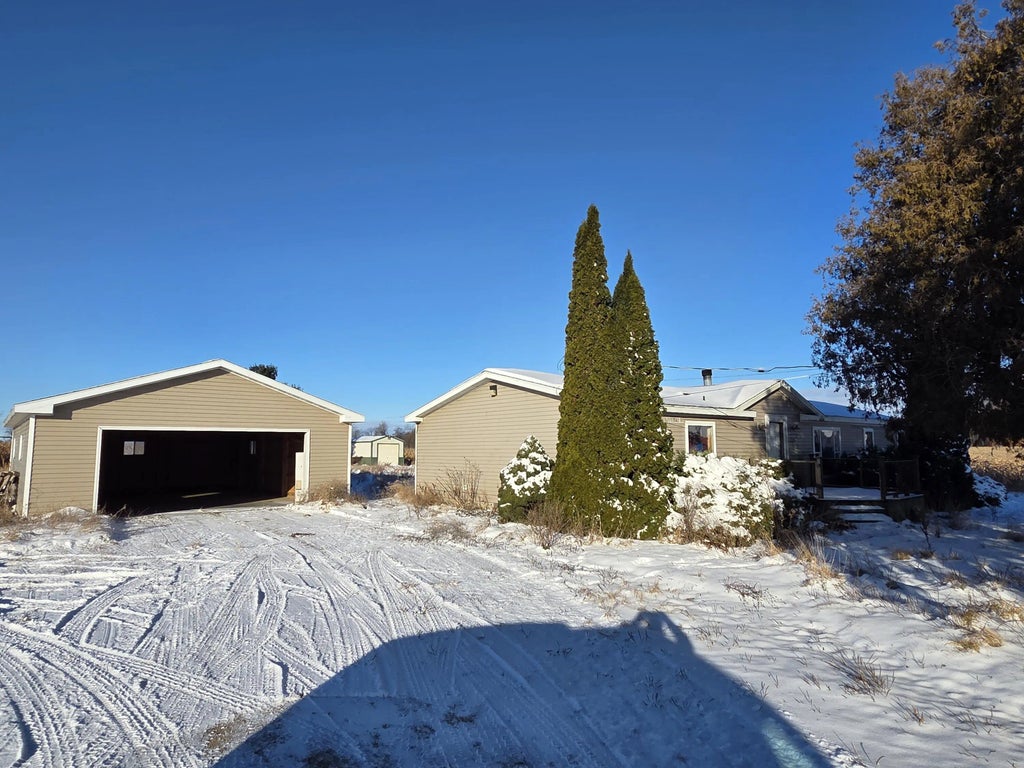 3551 N Neff Road, Edmore