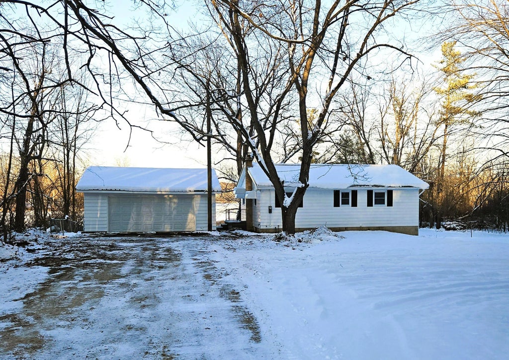 4725 E Sager Road, Hastings