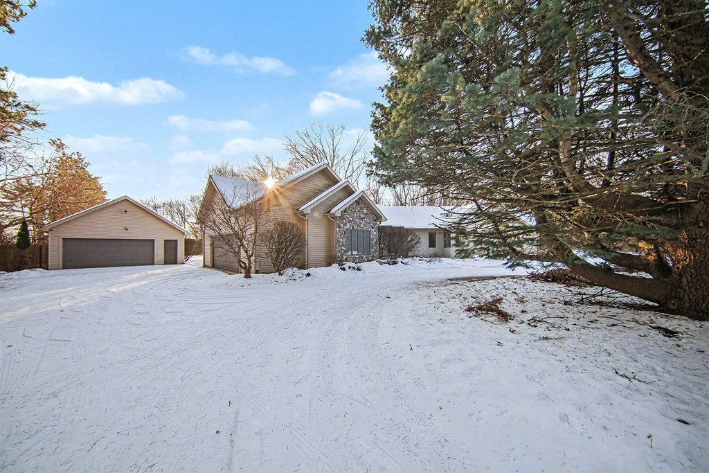 2000 Evergreen Trail, Jackson