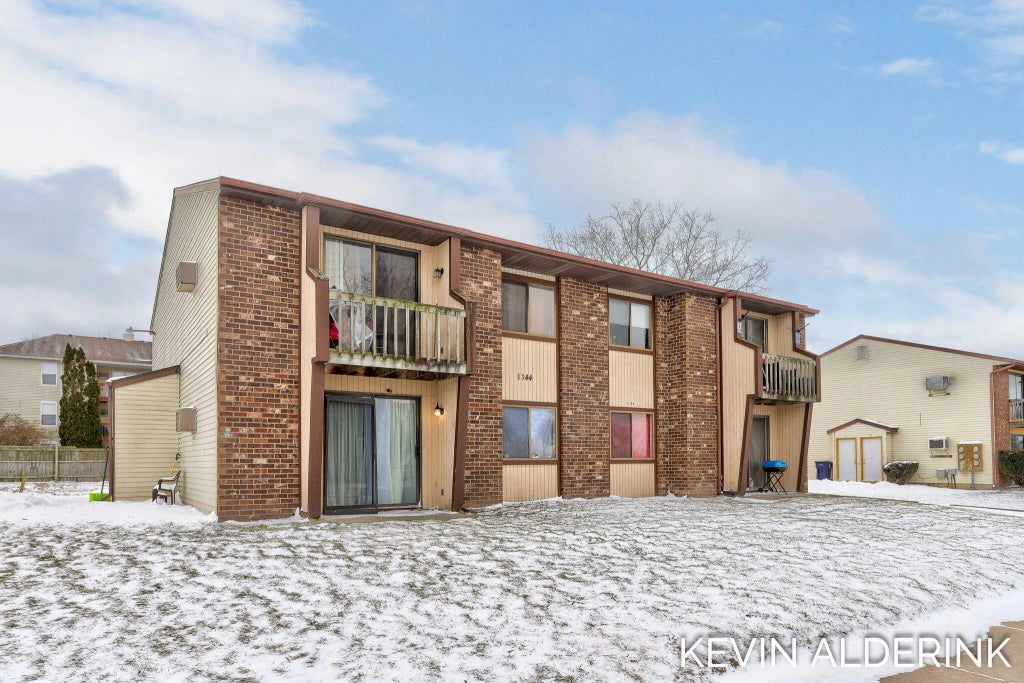 1144 Country Lane, Holland