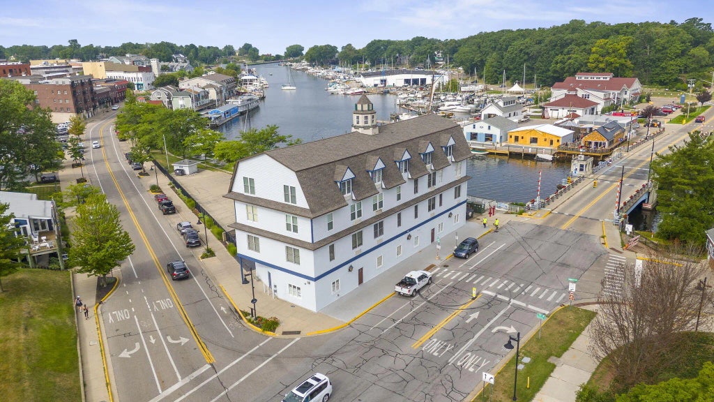 532 Dyckman Avenue B1a, South Haven