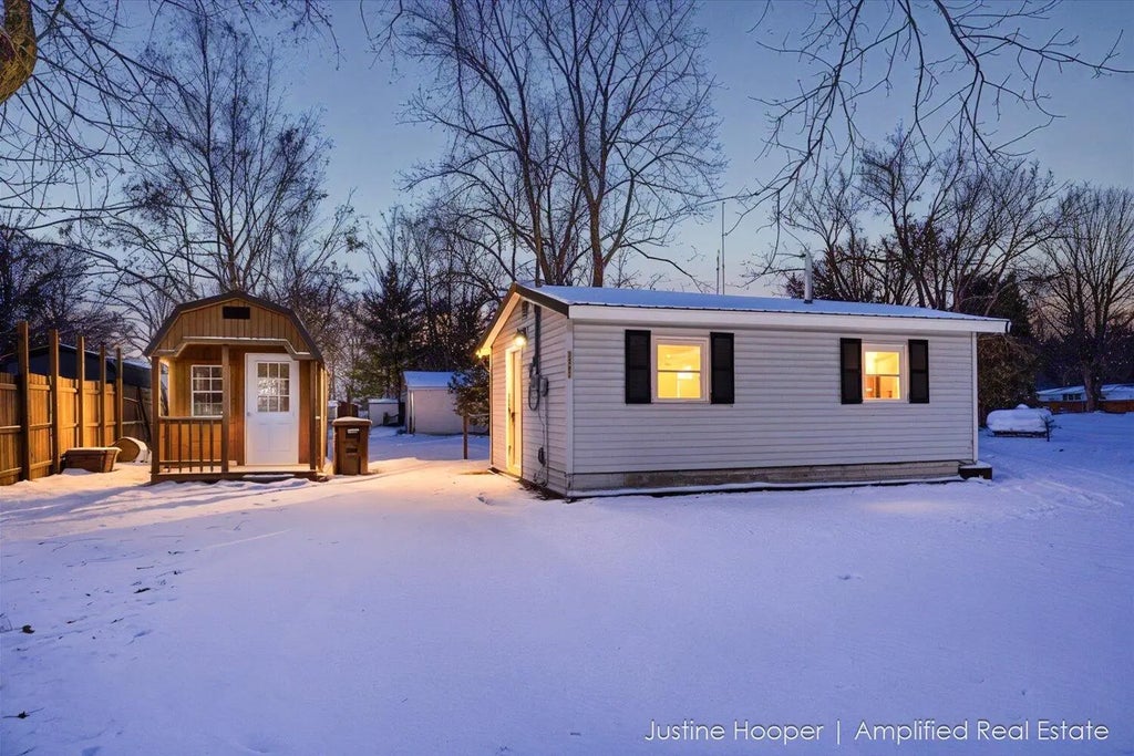 1107 Brott Drive, Hastings