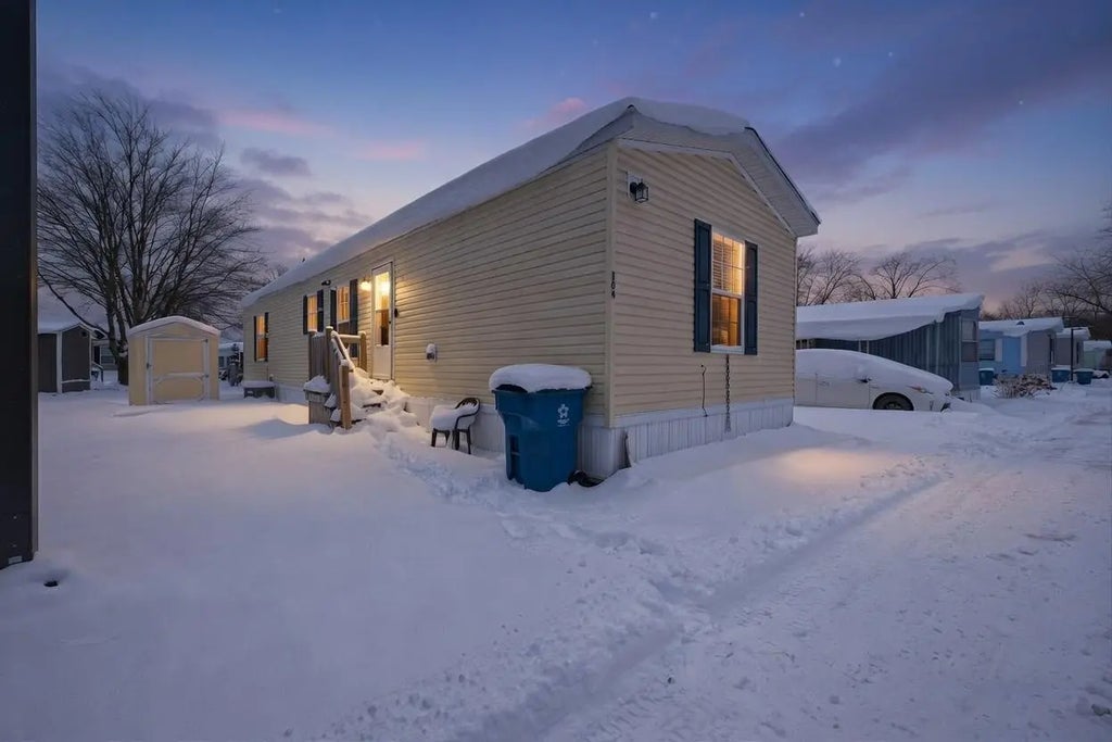 333 E Lakewood Boulevard 104, Holland