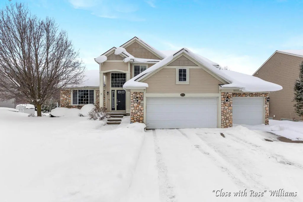 8531 Twin Lakes Drive, Jenison