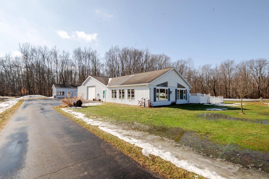 31643 Frost Street, Dowagiac