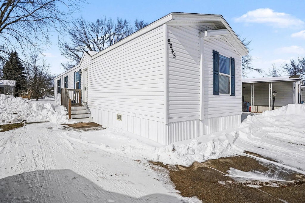 9045 4 Winds Lane, West Olive