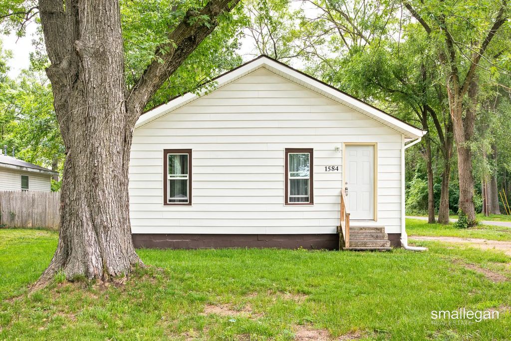 1584 Carlton Street, Muskegon