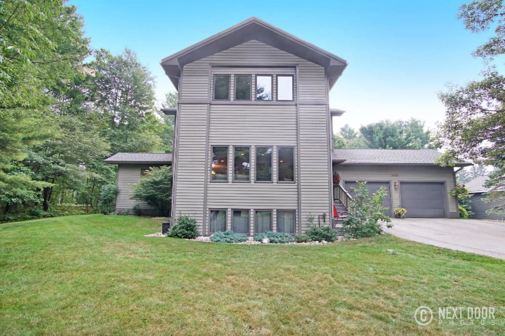 1414 N Lakeshore Drive, Ludington